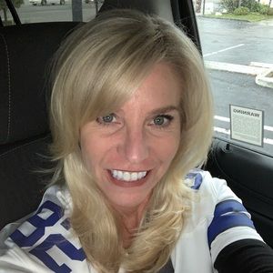 Meet your Posher, Dana